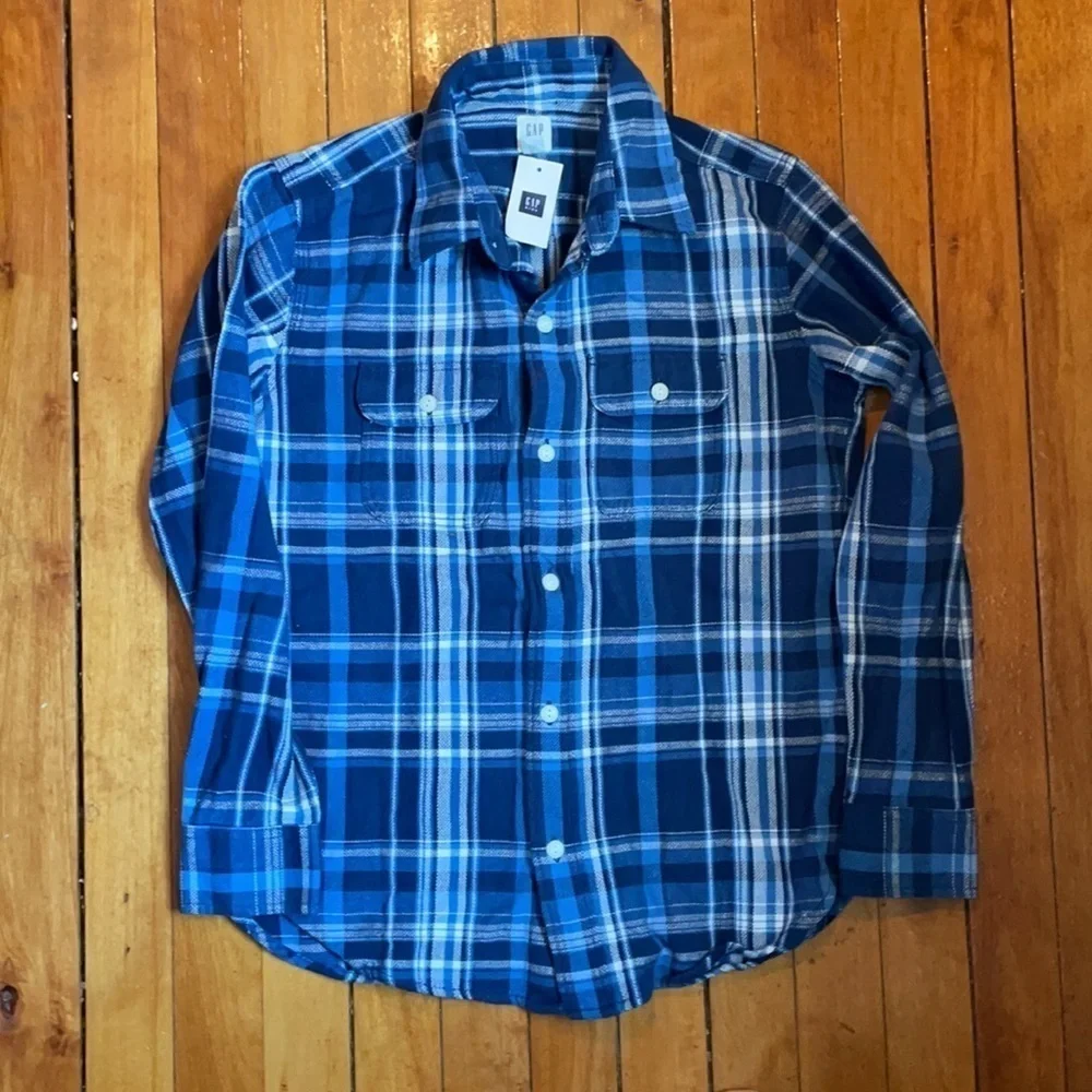 NWT Gap long sleeve button down size L